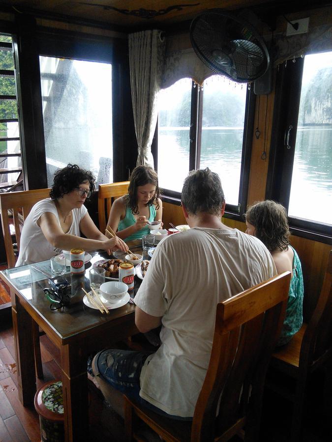 Nam Phuong Hotel Dong Khe Sau Exterior foto